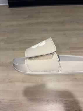New Balance Men’s Slide Sandal in Light Beige